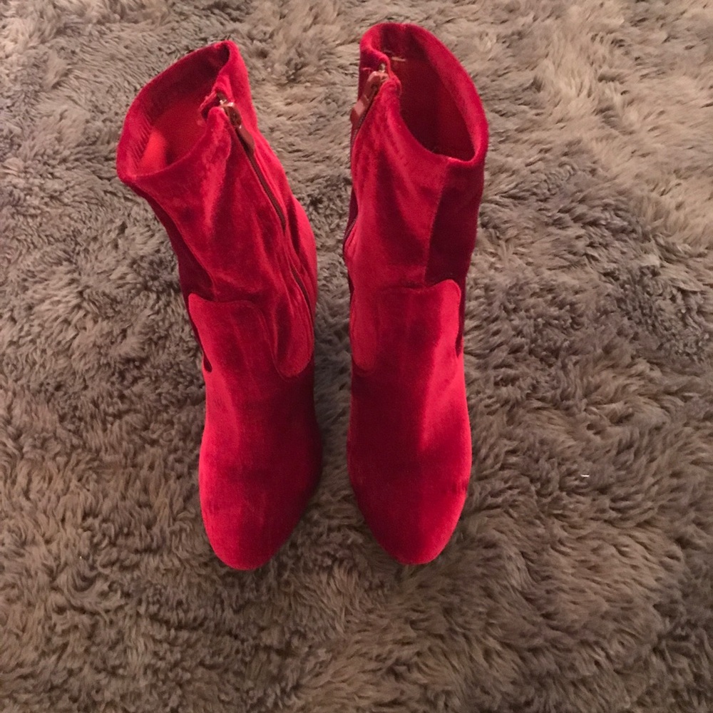 Velvet boots